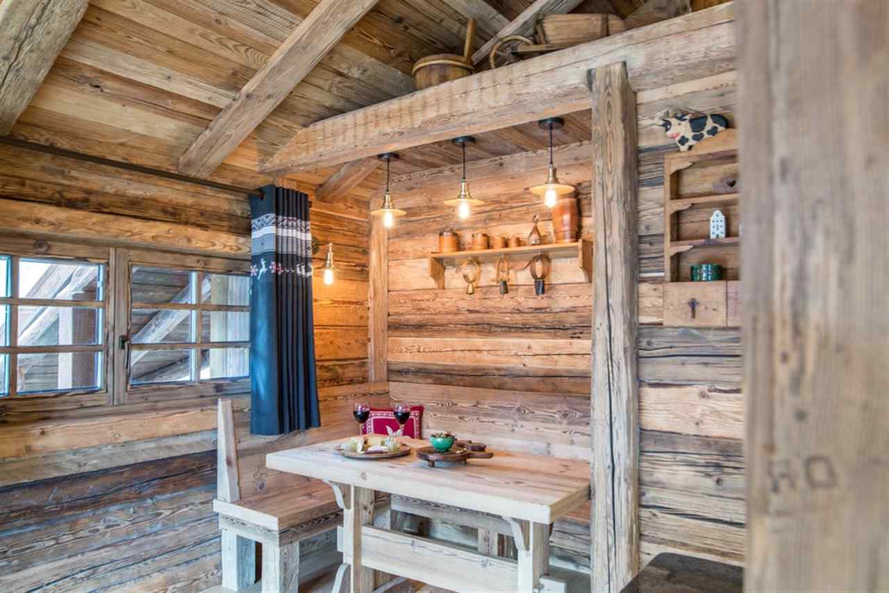 resized-2349823-Kitchen table-Pro-Dec16.jpg